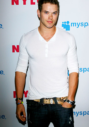 08_kellan_lutz.jpg